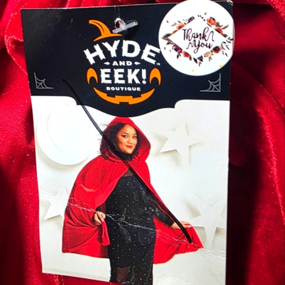 Hyde And Eek Red Velvety Halloween Costume Cape OSFM NWT